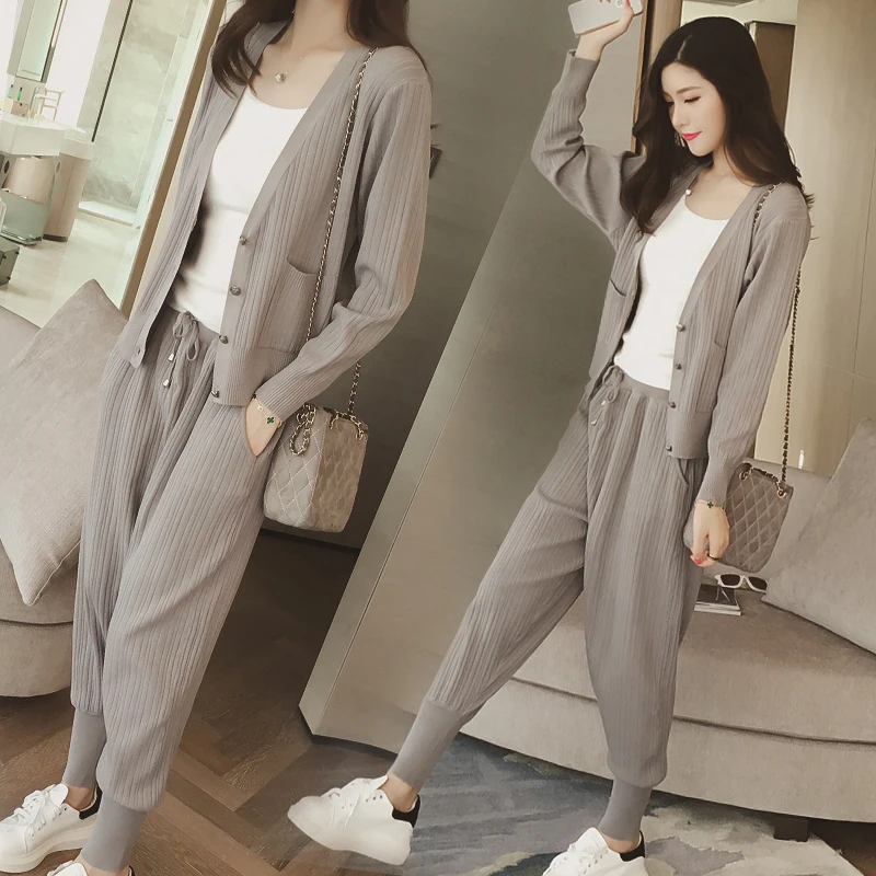 

2019 autumn new women's knitted temperament two-piece leisure fashion suit fashion wave .Women's clothingTB149