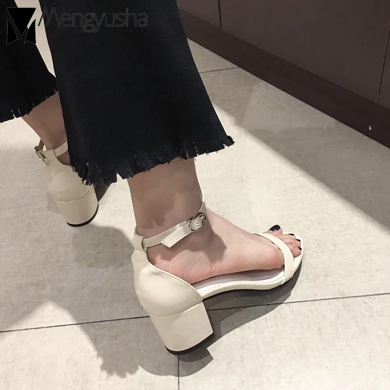 Женские босоножки на высоком каблуке в римском стиле с открытым носком ремешке