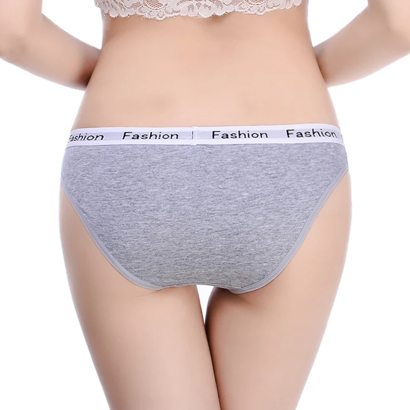 Женские трусики с буквенным принтом удобные хлопковые широкими штанинами