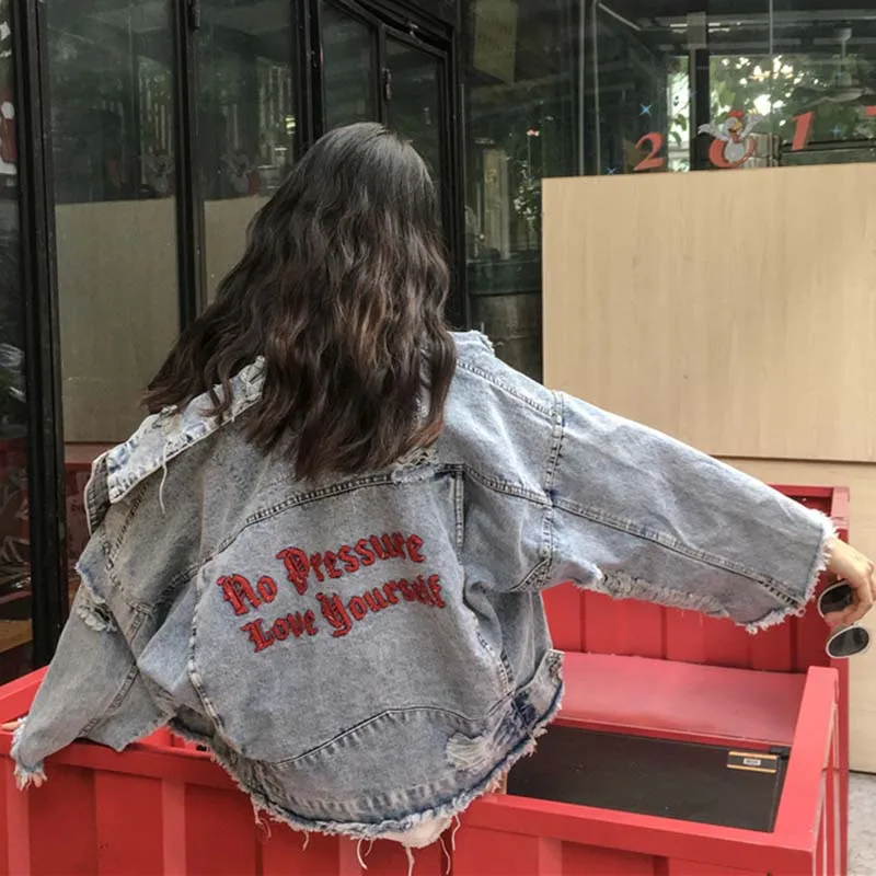 Весенние женские джинсовые куртки с вышивкой свободные плюс размерные базовые