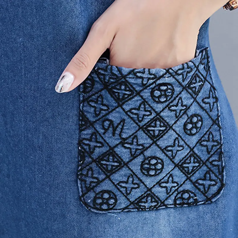 Женское джинсовое платье с вышивкой повседневное синее большого размера