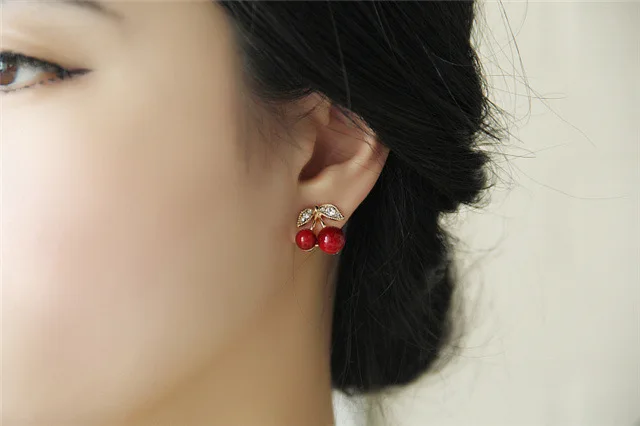 Женские серьги гвоздики с листьями красные в виде вишни стразы украшения для