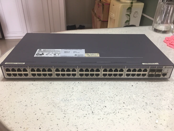 

used Huawei S3700-52P-EI-AC 48 electrical port 4 optical port Ethernet three-layer core switch