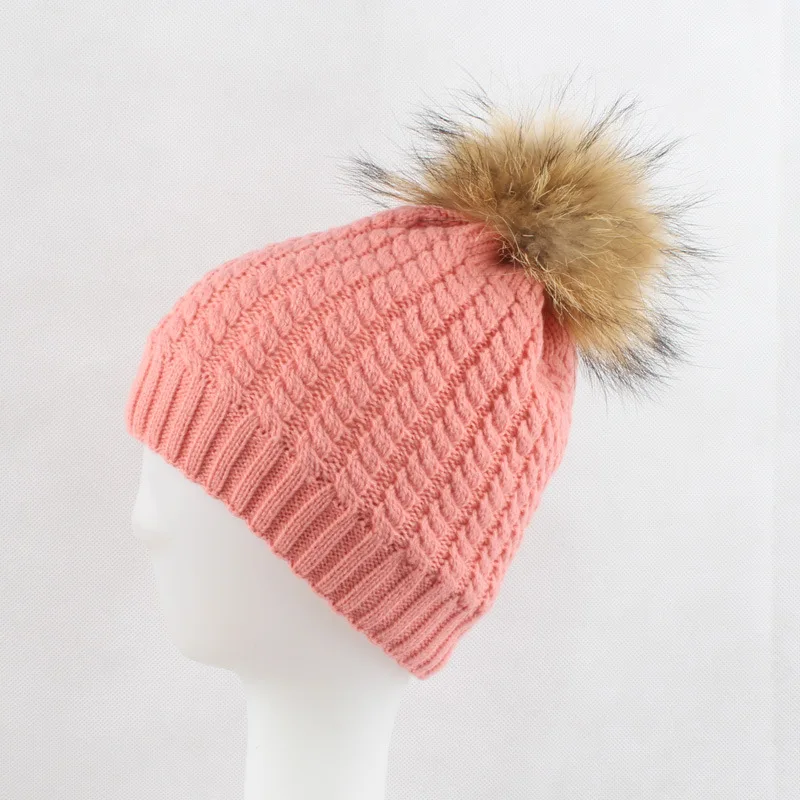 Русские женские вязаные шапки Skullies 15 см из меха енота помпон шапка женская зимняя