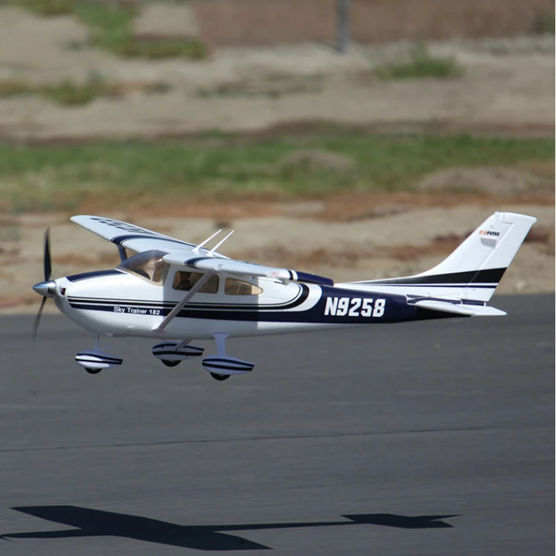 Радиоуправляемый самолет FMS 1400 мм Cessna 182 V2 звездного неба тренер 5CH с клапанами