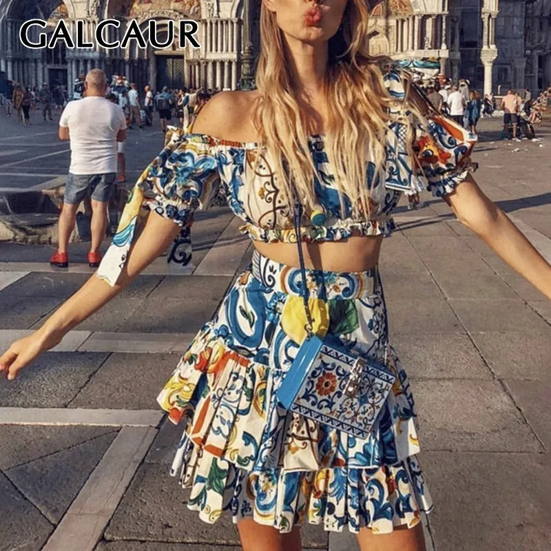 Женский костюм GALCAUR с винтажным принтом открытыми плечами рукавами фонариками и