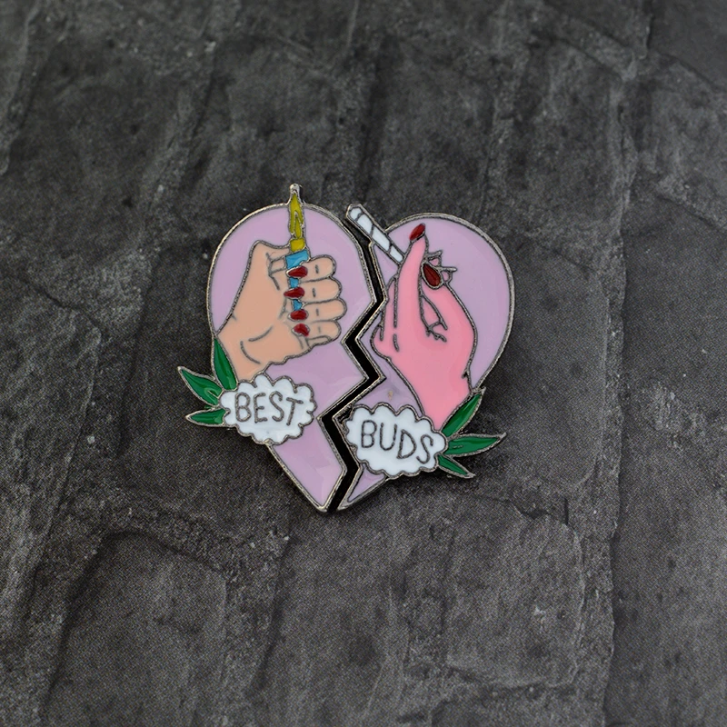 

2pcs/set Broken heart Brooch Set Pins Enamel Pink Hand Lighter Cigarette Best buds Brooches Jacket Pin Badge Friendship Jewelry