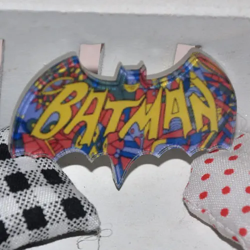 1 шт. Super Man S логотип мультфильм аниме Harajuku значки Значки акрил Шпильки брошь Сумки одежда аксессуары Мальчика награда подарок