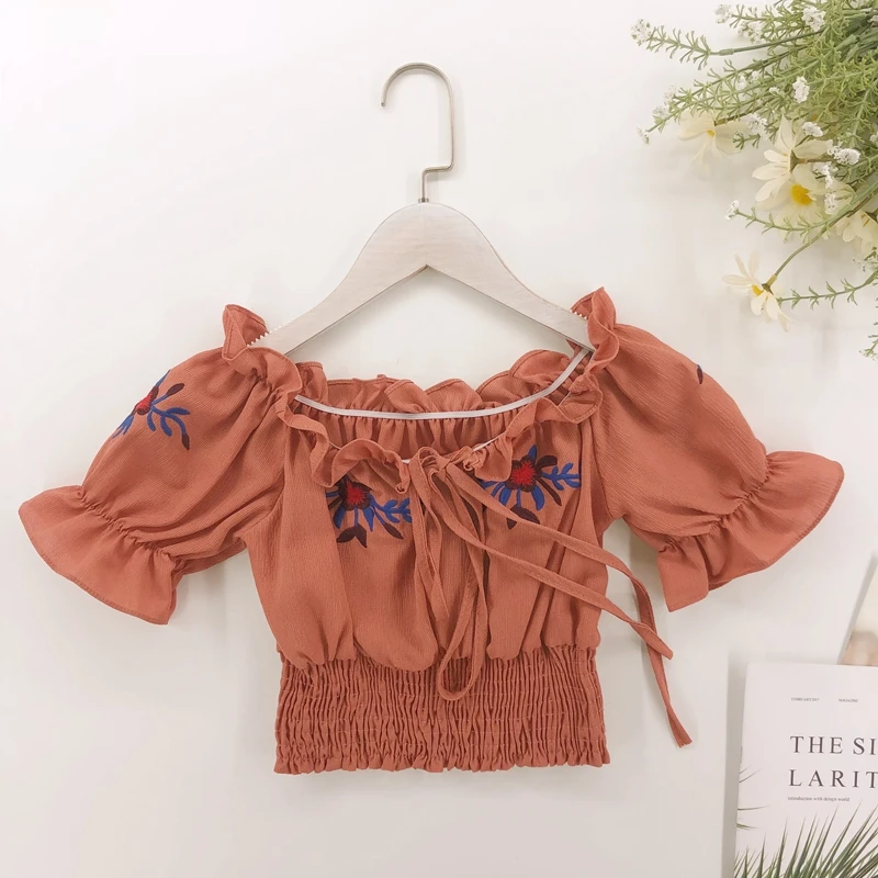 Женская короткая блузка ALPHALMODA с цветочной вышивкой и рукавами фонариками