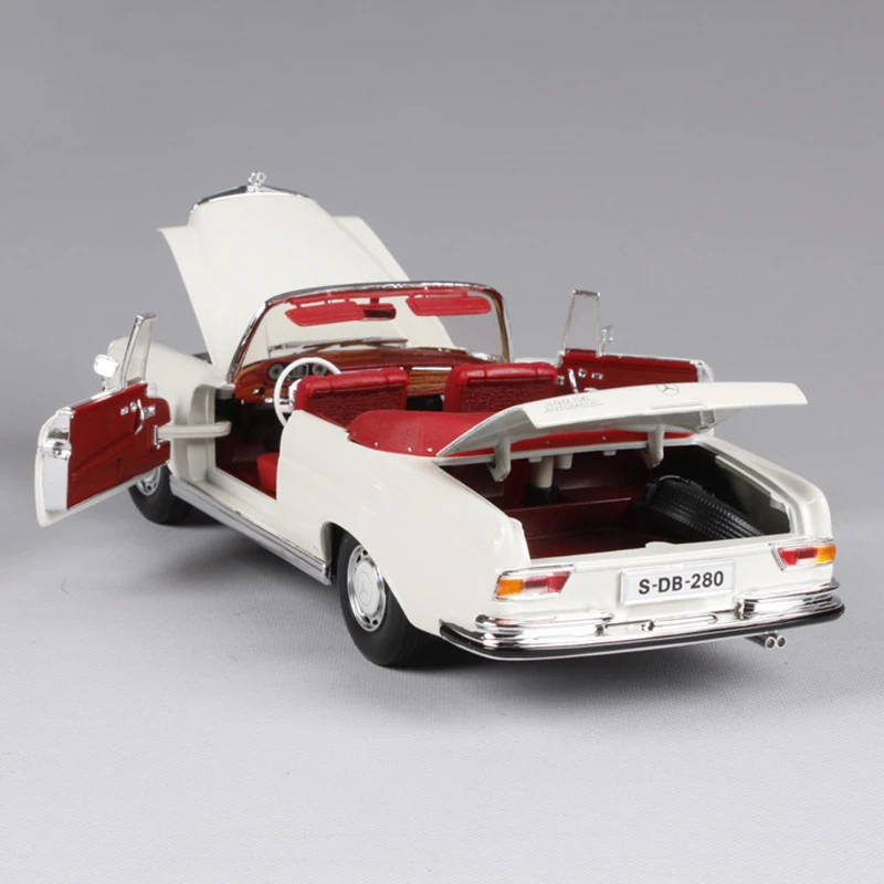 Литая машинка 1:18 1967 280SE W111 Coupe белая классическая Металлическая из сплава