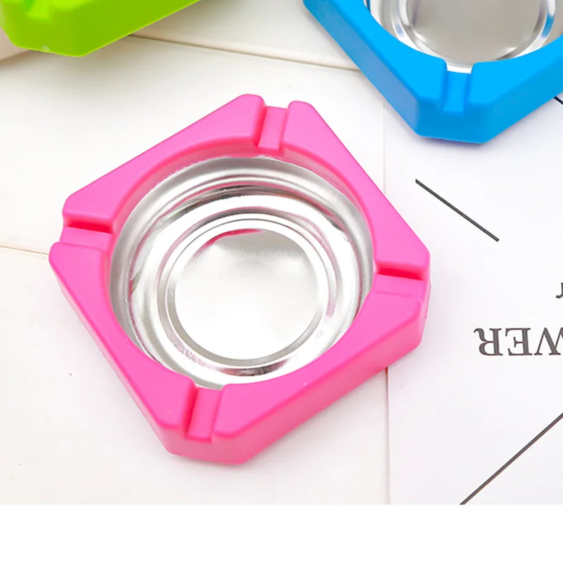 Яркие цвета Квадратный пластиковый пепельницы с держатель из нержавеющей стали