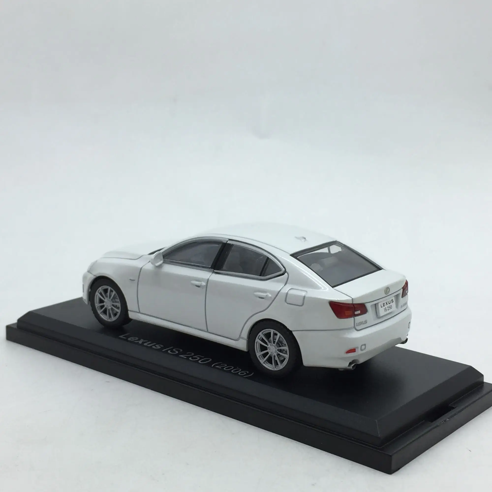 1:43 модель автомобиля из сплава Lexus IS 11 см для игрушек в подарок|Наземный