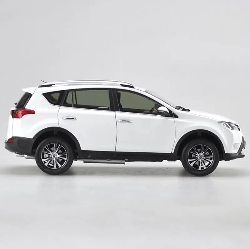 Высокая имитация RAV4 TOYOTA SUV, оригинальная усовершенствованная коллекция моделей 1: 18 игрушечных автомобилей из сплава, литая металлическая модель автомобиля