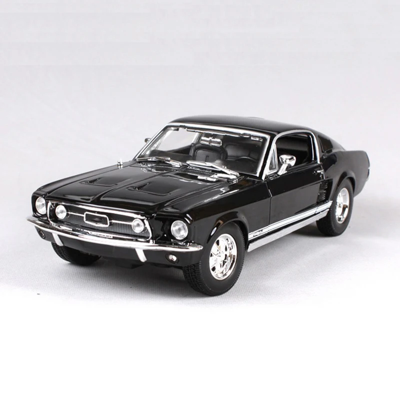 Детская Модель автомобиля игрушки 1/18 масштаб 1967 GTA Fastback мышечные модели черный/зеленый детские подарки для мальчиков коллекции