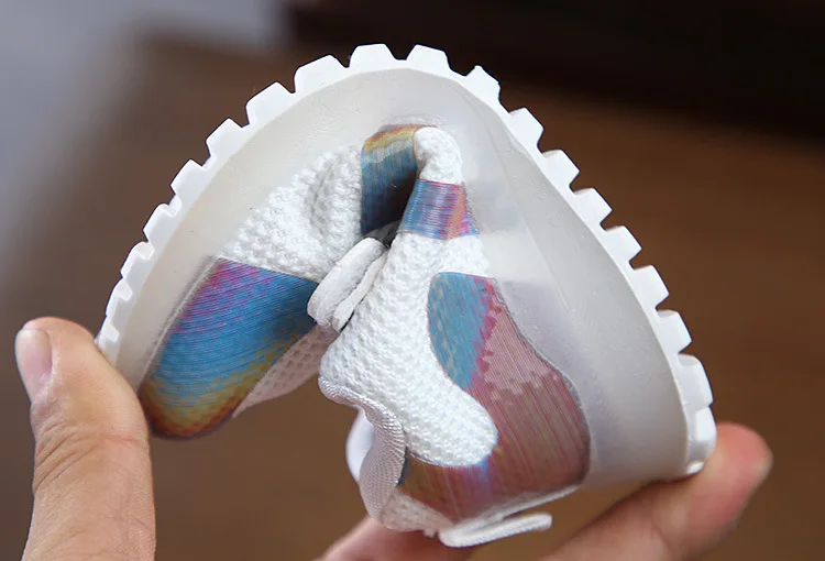 Детская спортивная обувь с подсветкой модная повседневная для мальчиков и