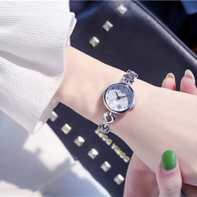 Women Quartz Watch Sakura Decor Dial with Alloy Bracelet Strap KNG88 | Наручные часы