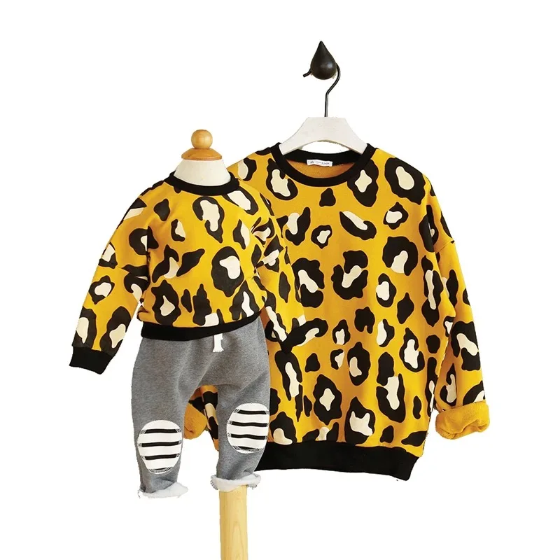 Новинка сезон весна осень свитер с леопардовой раскраской Семейный комплект