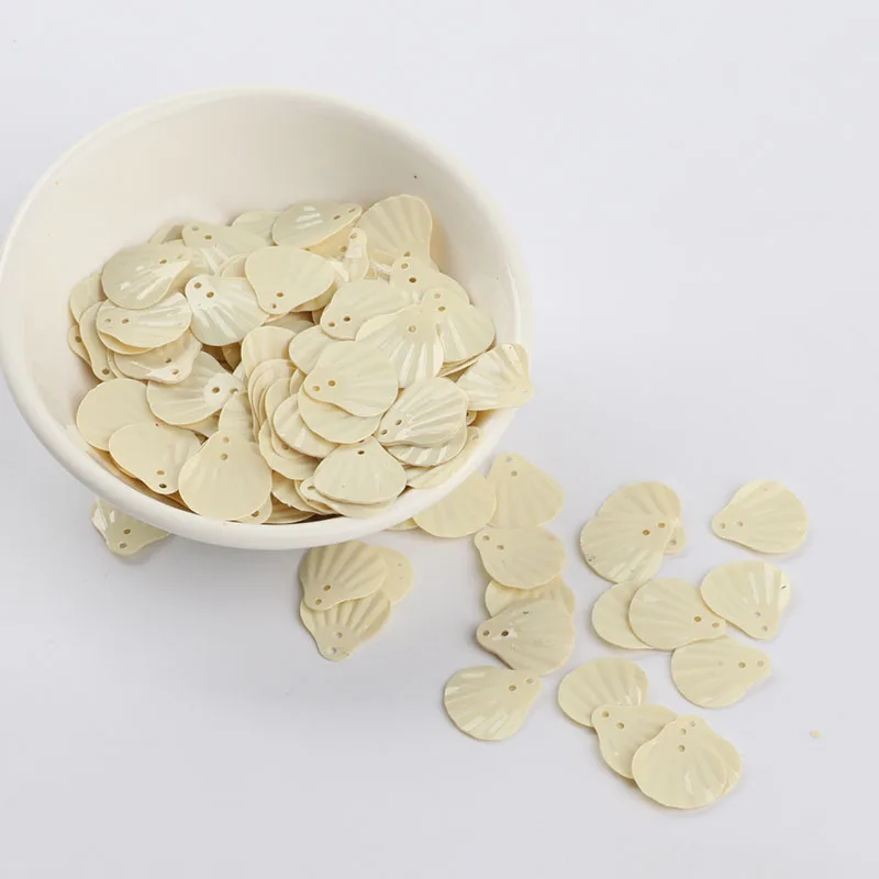 ISequins 200 шт 13 мм Sea Shell Форма пайетками DIY Швейные Украшение изделий Свадебный корабль, Для женщин ткань аксессуары - Цвет: Solid Beige