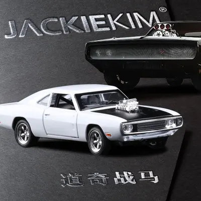 1/32 Dodge зарядное устройство, металлическая модель автомобиля из сплава с откидной спинкой, музыкальный четырехдверный открытый детский игрушечный автомобиль, подарки