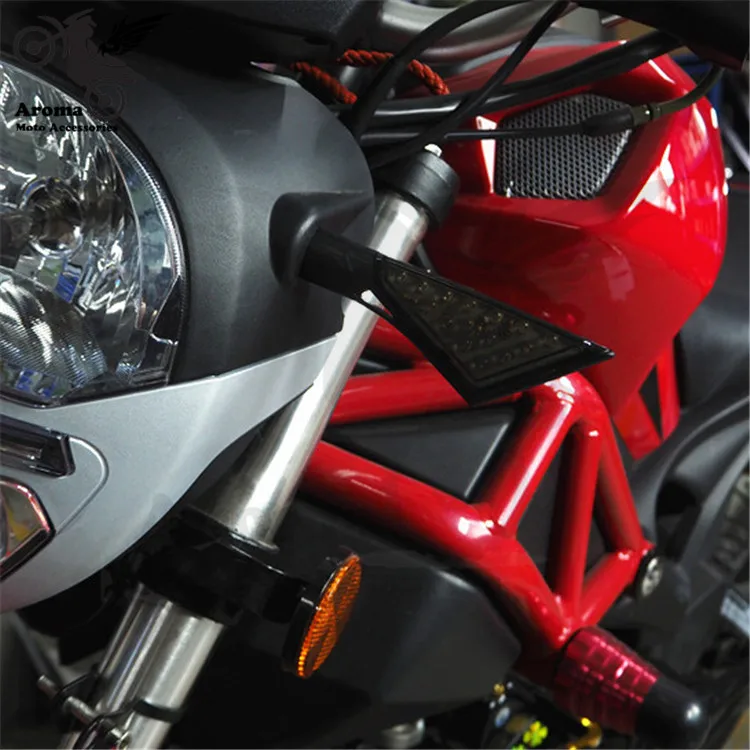 Треугосветильник указатель поворота для мотоцикла светодиодный перекрестный