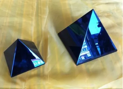 

5cm Natural obsidian Quartz Crystal Pyramid
