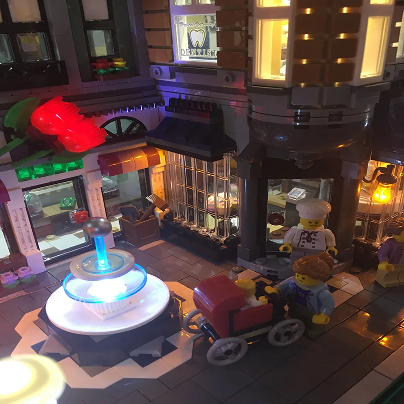 Набор со светодиодной подсветкой для конструктора Lego City Street 10255 сборная площадь