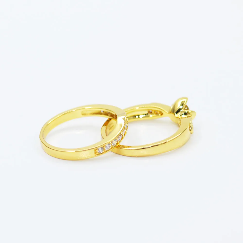 Параболы золото Цвет Свадебные Обручение сердце пара кольцо с cubic zirconia Wedding Band