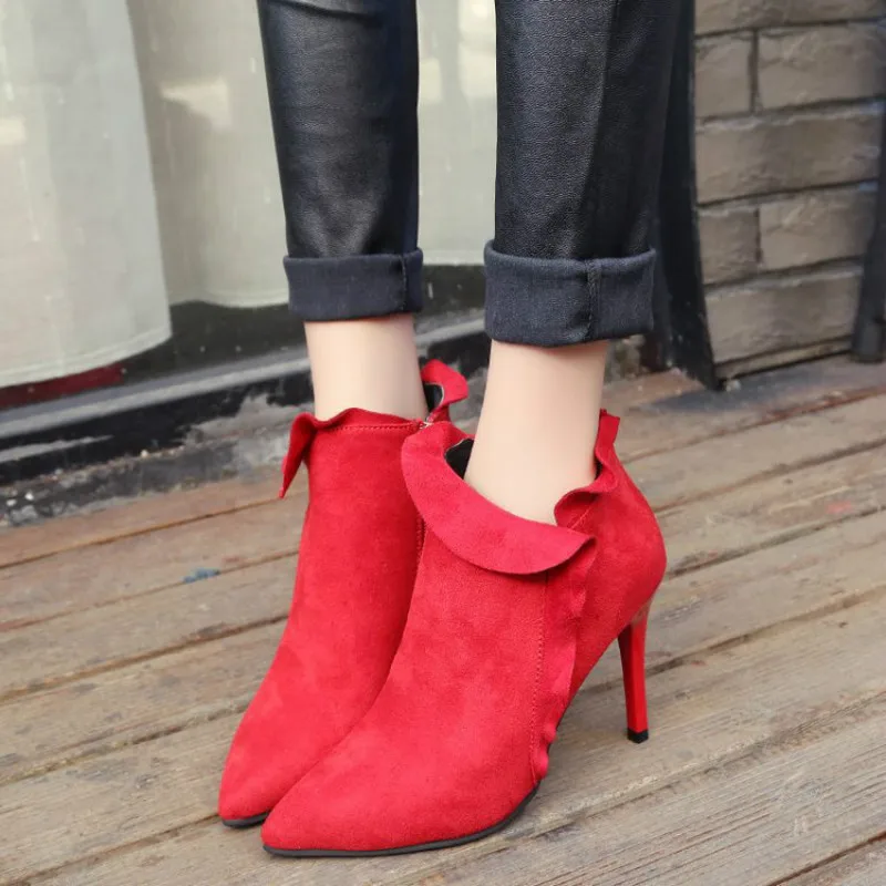 Женские ботинки на молнии с острым носком высоком каблуке эффектом потертости