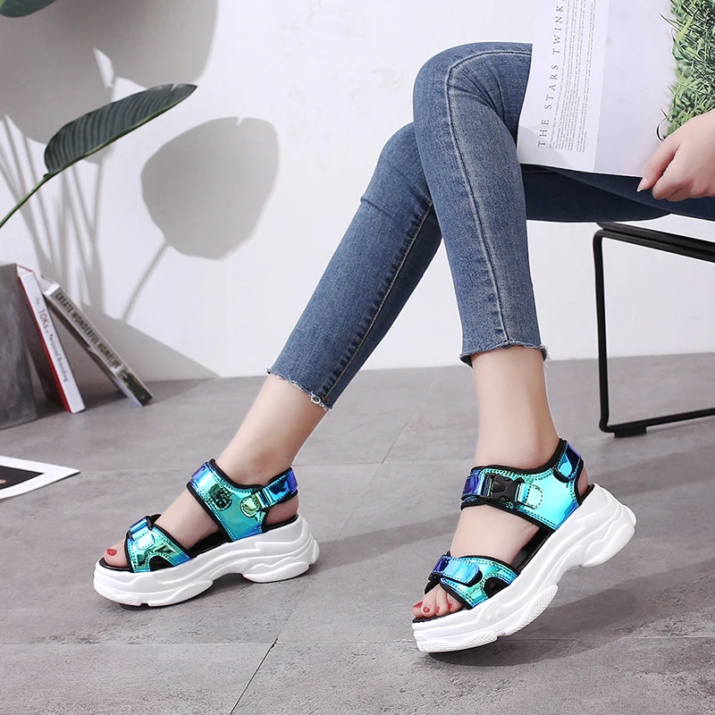 Пикантные женские спортивные сандалии с открытым носком Женские босоножки на