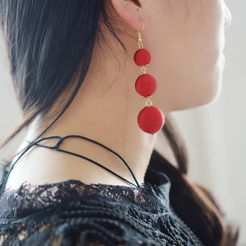 Классические флуоресцентные серьги с помпонами трехуровневые капельки резьбой