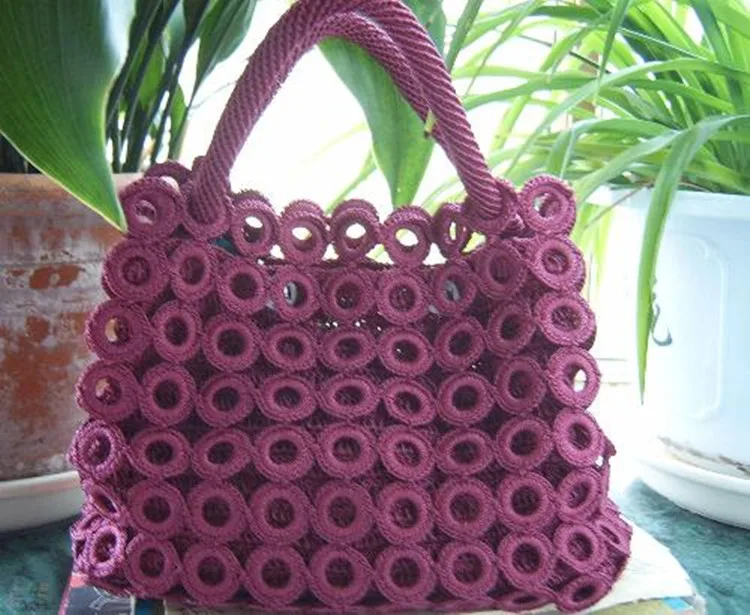вязаные сумки из колечек. сумки из колец крючком. сумки из вязаных колец. сумки из вязаных колец. сумка из колец.