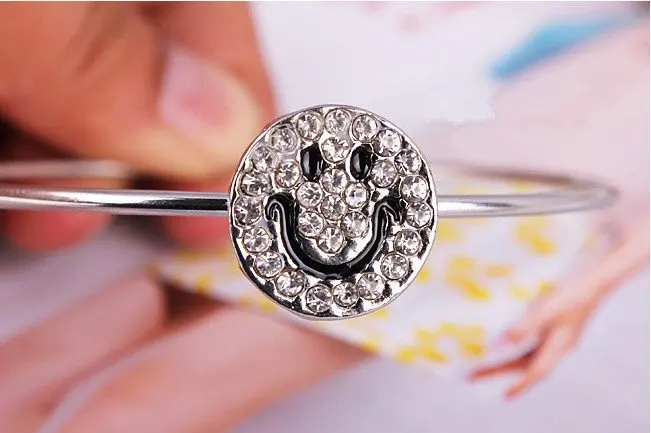 2012 Hot Sale Free Shipping ! Lovely Smile Face Crystal Bangles&Bracelets Fashion Silver Jewelry | Украшения и аксессуары