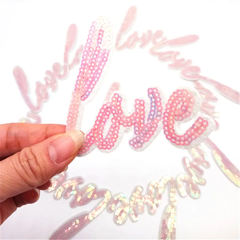 Наклейки на одежду "LOVE" из бисера с буквами английского алфавита, 10 штук.