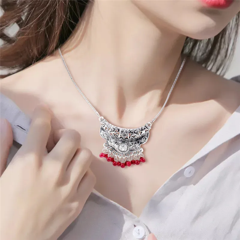 

L&H 2018 Fashion Antique Sliver Geometric Crescent Pendant Necklace Vintage Statement Choker Beads Necklace For Women Jewelry