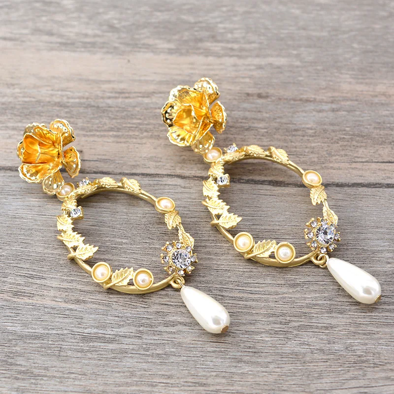 

Fashion Birdcage bee Pearl Long Earrings for women