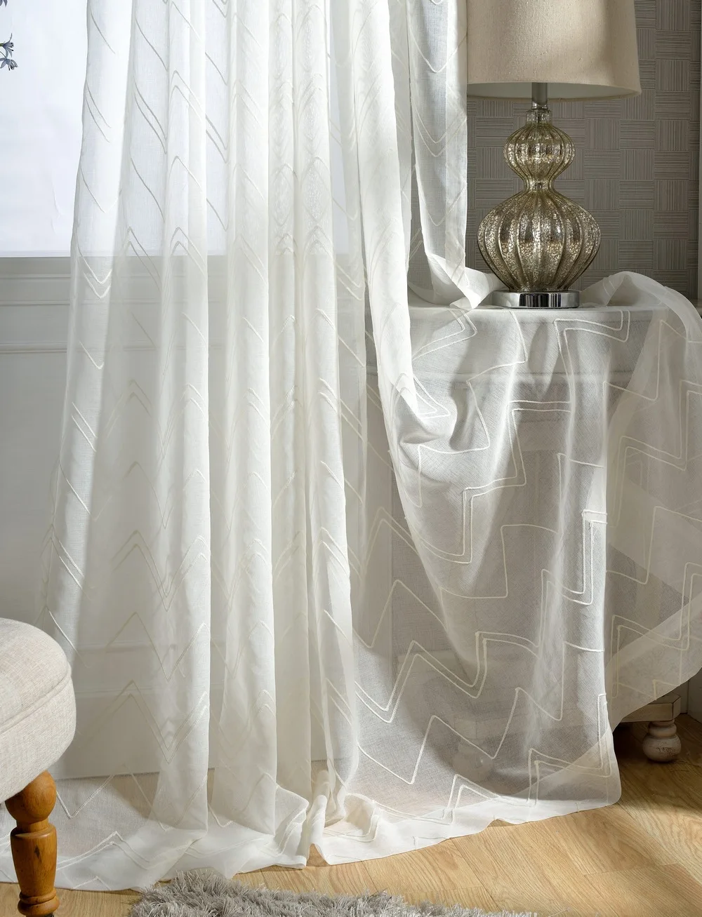 Шторы из вуали с геометрической вышивкой в современном стиле белые тюлевые