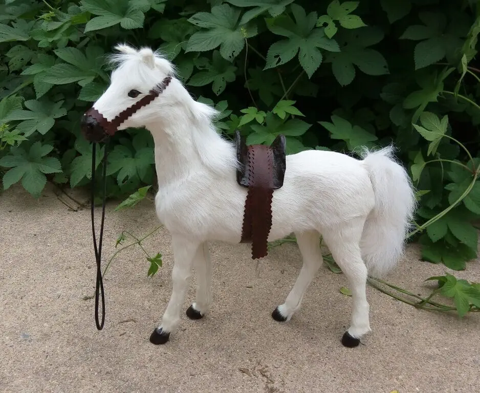 Большая белая лошадь 36x34 см с седлом полиэтиленовые и меховые фигурки ручной