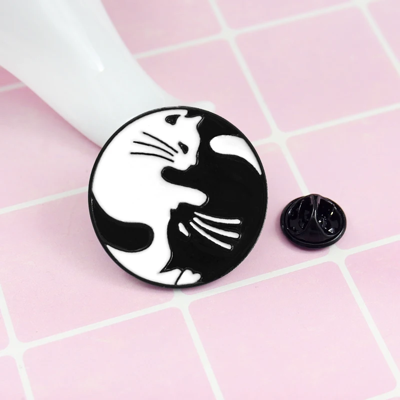 Круглый дизайн черно-белый котенок романтичная металлическая заколка коллекция