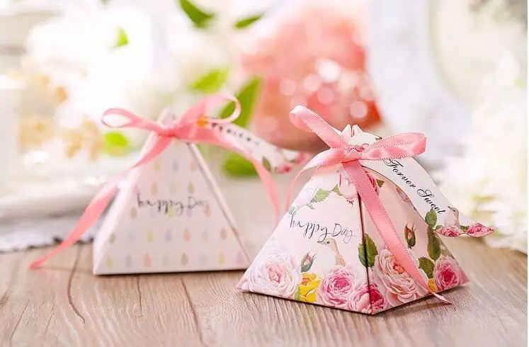 50pcs pink Свадебные декоративные сладости коробка с цветочным узором, ярких цветов коробка с лентой и приглашения на свадьбу, на праздник, сувениры и подарки Baby Shower коробка конфет Коробки - Цвет: 50pcs pink