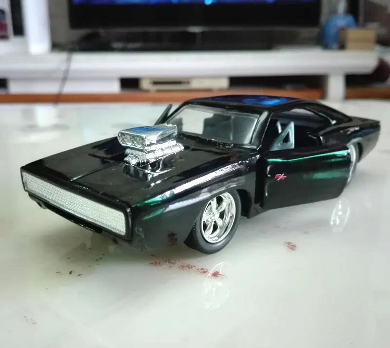 JADA 132 масштабная модель автомобиля игрушки США 1970 Зарядное устройство R/T литья
