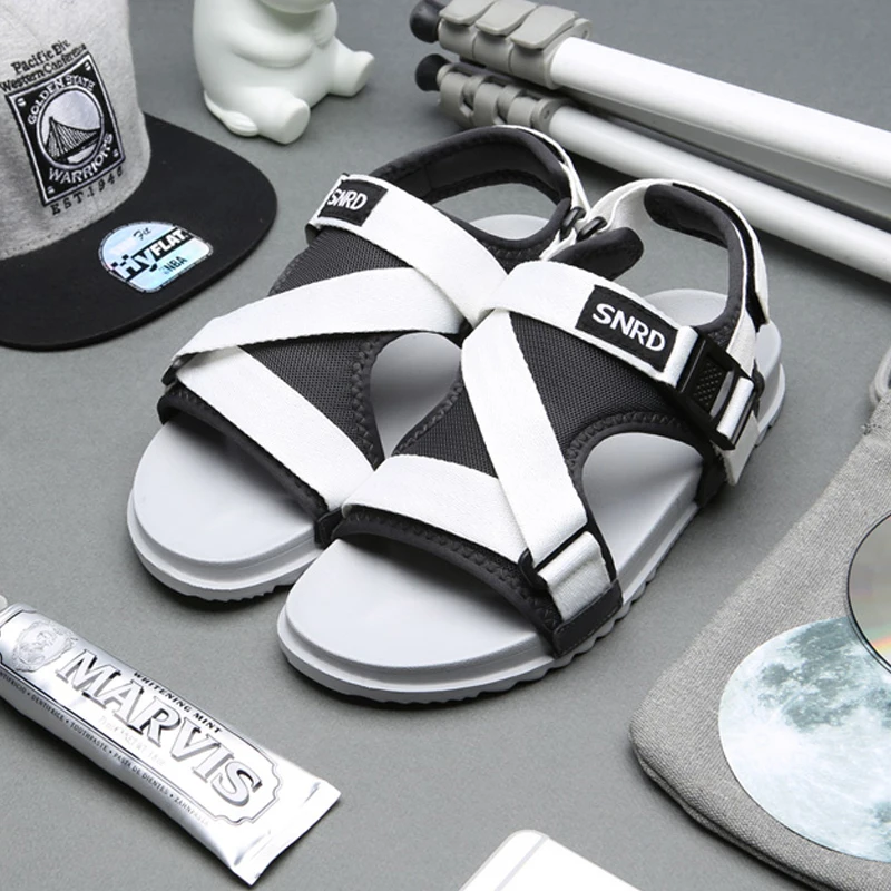 Новейшая модель удобные пляжные сандалии Paperplanes премиум класса крутые обувь для