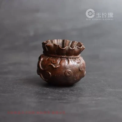 

Pocket Tea Pet Purse Antique Bronze Carvings With Small Ornaments