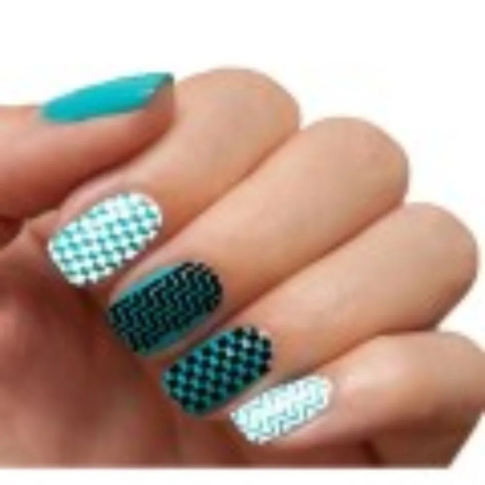 1 Набор шаблоны с рисунком короны и цветов + розовый скребок для стемпера