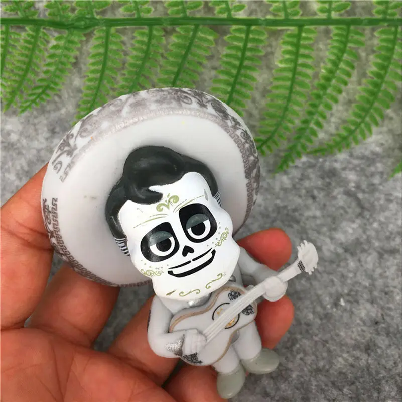 Disney игрушки 8 шт./компл. наряды на возраст от 5 до 9 см Коко машинок пиксара и Мигель