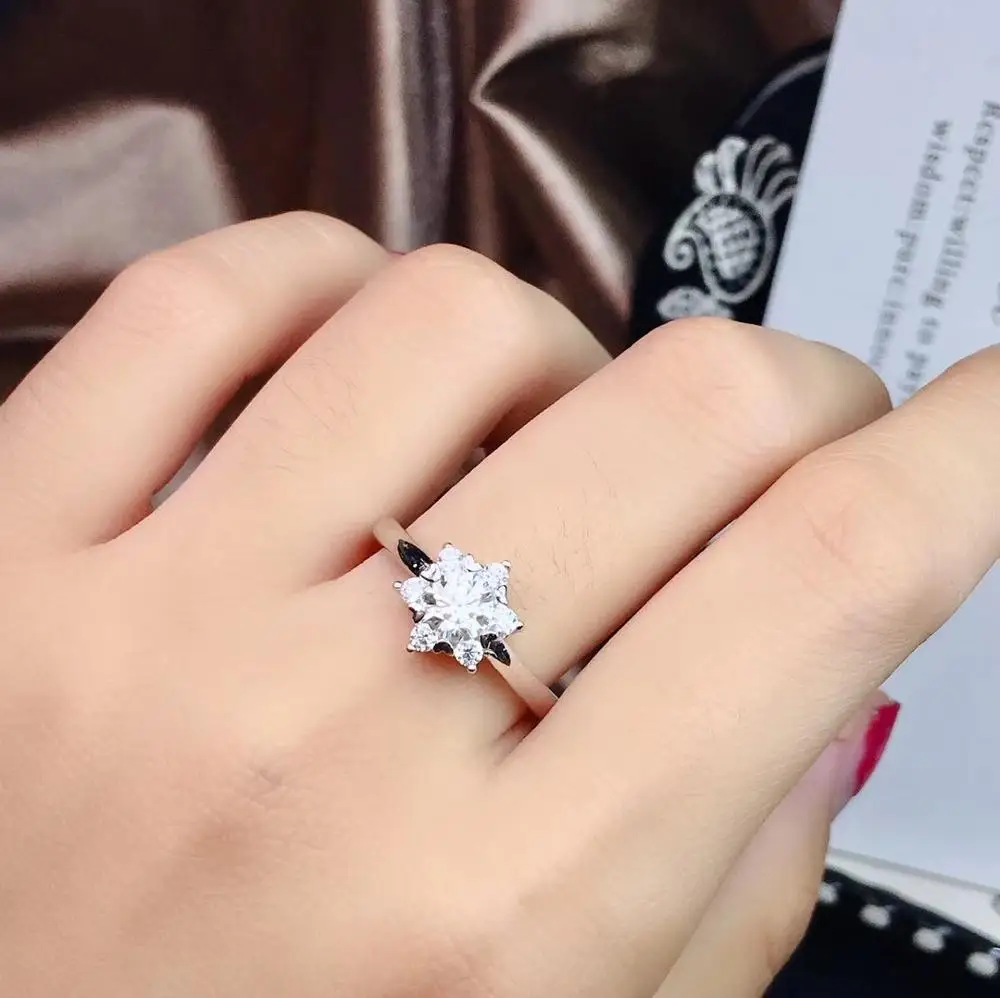 Специальная рекомендация 925 пробы Серебряный популярный стиль. 0 5 ct Муассанит мир