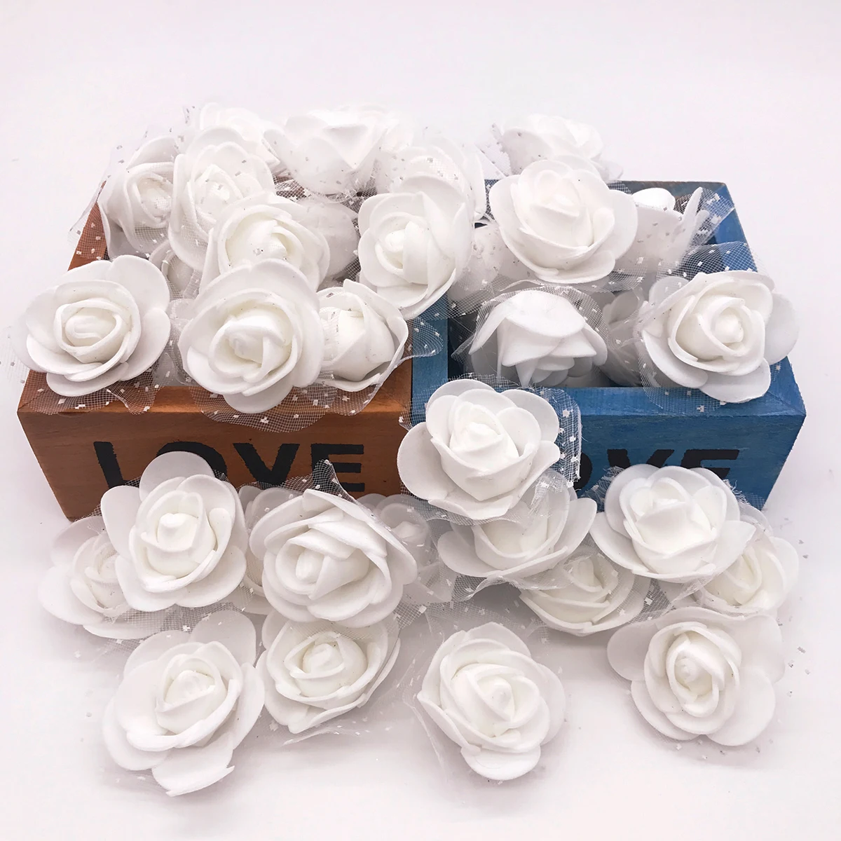 white 100 шт./лот, 2 см, мини-пена, розовая голова, искусственный шелк, цветок, свадебное праздничное украшение, ручная работа, одежда, обувная коробка, аксессуары - Цвет: white