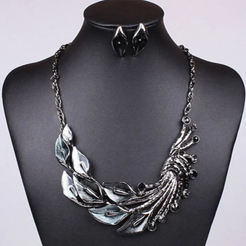 

Boho Peacock Tail Tassel Colar sets jewelry set For Women New Crystal Statement choker necklace Drop Earrings costume party