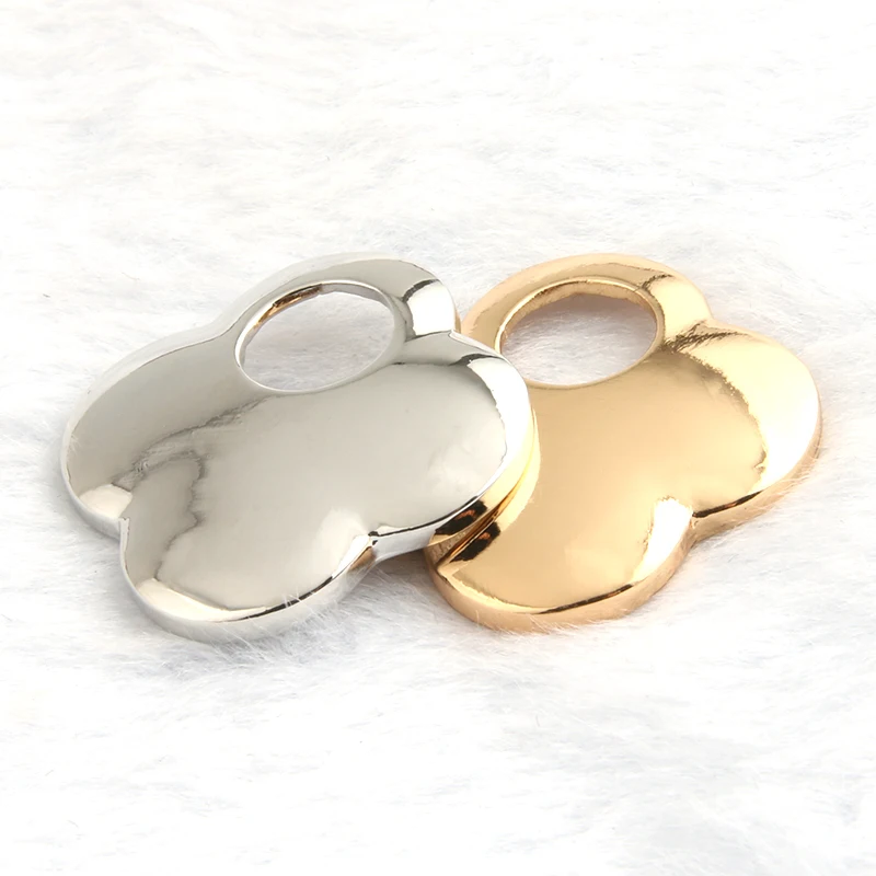 Крупные серьги-подвески Клевер Большая подвеска клевер с леопардовым принтом |