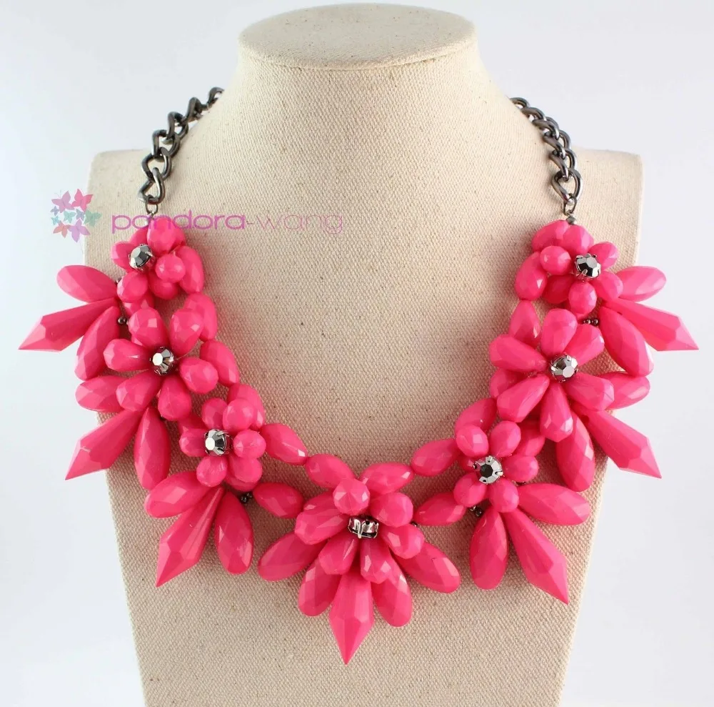 Мода пистолет черный сеть акриловые кристалл цветок биб себе ожерелье |