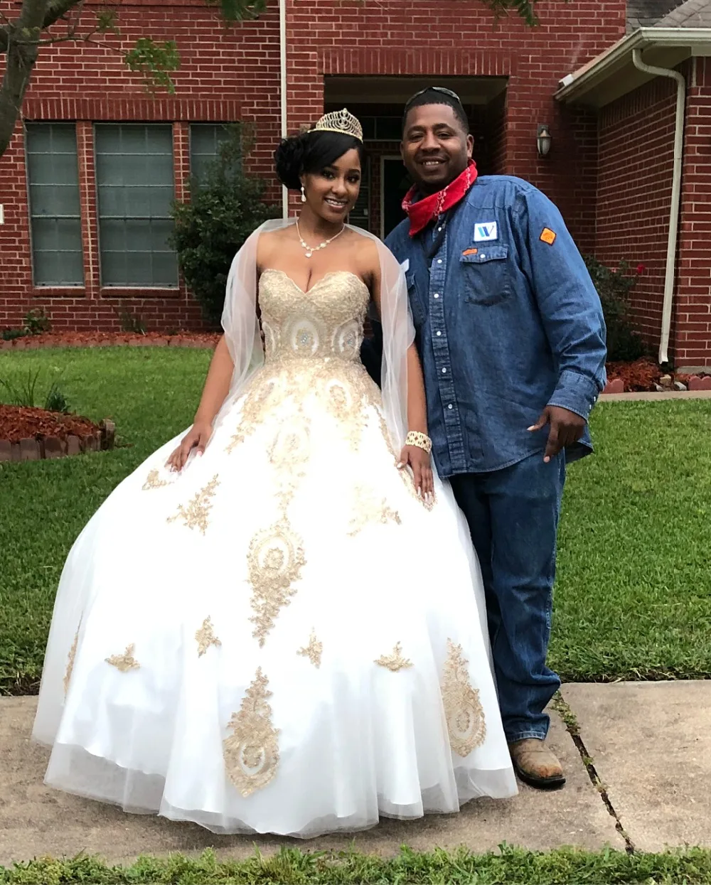 Бальное платье с белой золотистой аппликацией платья для Quinceanera милый корсет